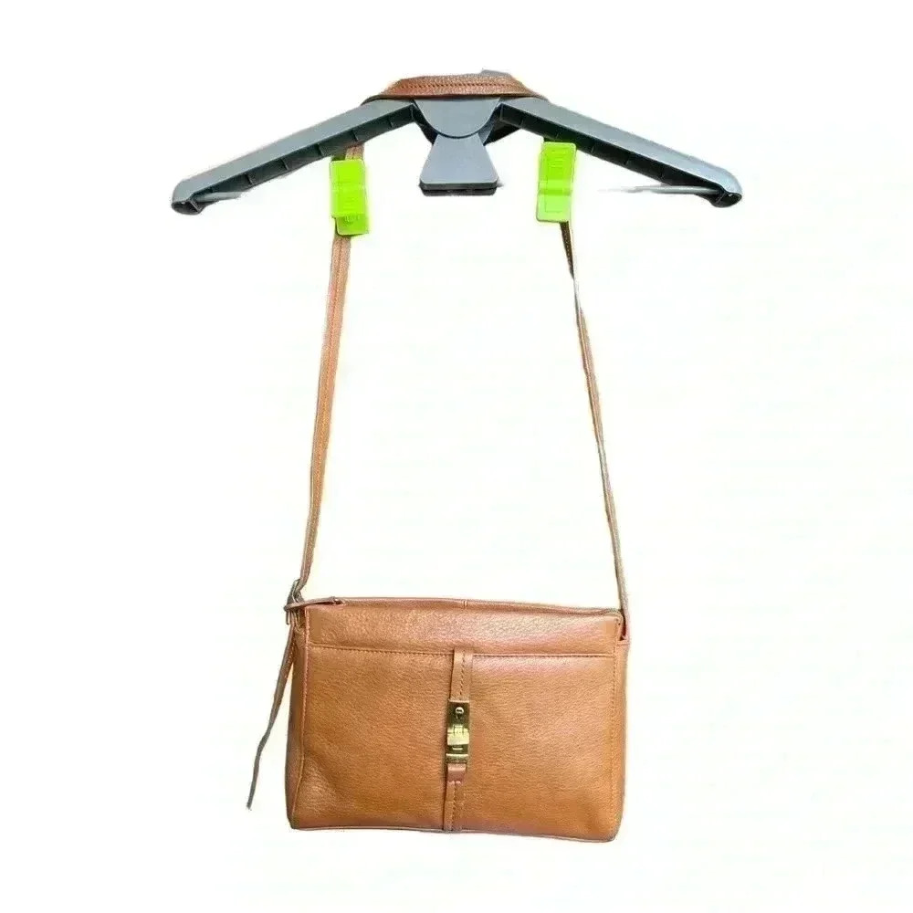 Vintage Etienne Aigner crossover purse